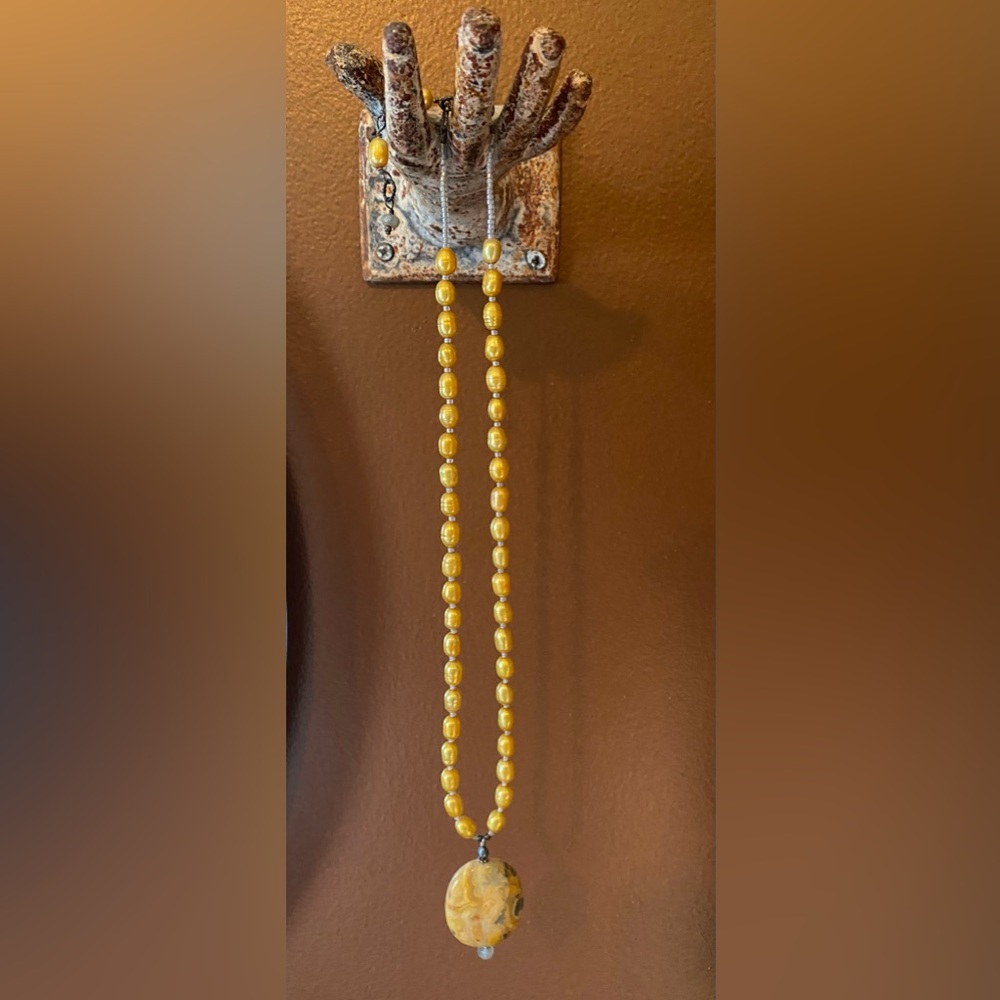 Women’s necklace